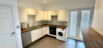 2 bed flat to rent