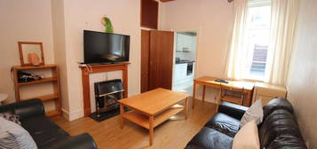 Flat to rent in Sandyford Road, Sandyford, Newcastle Upon Tyne NE2