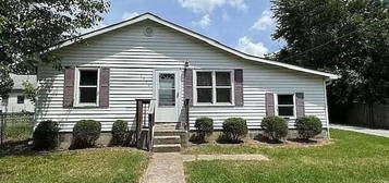 1056 S Sharp Ave, Marshall, MO 65340