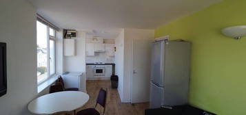 3 bed flat to rent