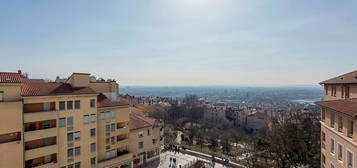 Appartement haut de gamme avec vue sur Lyon