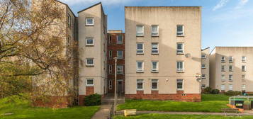 2 bedroom ground floor flat for sale