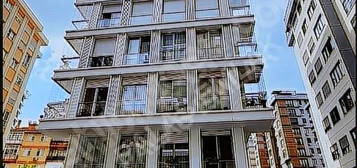 KİRALIK CADDEBOSTAN SAHİL KADİRAĞADA 3+1 BALKON KOMBİ EBEVEYNLİ