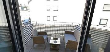 Perfekt für Single oder ein Paar / 3 ZKB-Wohnung im Erdgeschoss / Hochparterre / Balkon / Einbauküche