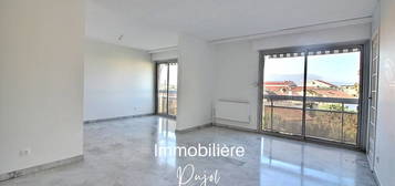 Appartement  à louer, 3 pièces, 2 chambres, 75 m²