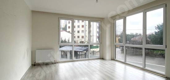 KERİM EMLAKTAN YAKACIK YENİ MAH.SİTE İÇİ 2+1 90M2 BALKONLU DAİRE