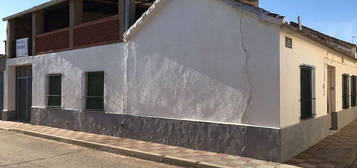 Casa en calle Pintor Velazquez en Arenas de San Juan