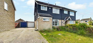 3 bedroom semi-detached house for sale