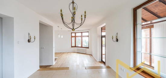 Rodinný dům, 305 m² + 377 m² pozemek, Na Hřebenkách, Praha