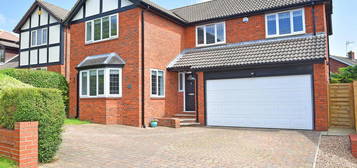 5 bedroom detached house