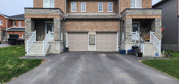 27 Tegan Ct, Loyalist, ON K0H 2H0
