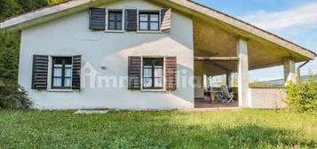 Villa unifamiliare, da ristrutturare, 220 m², Marano di Valpolicella