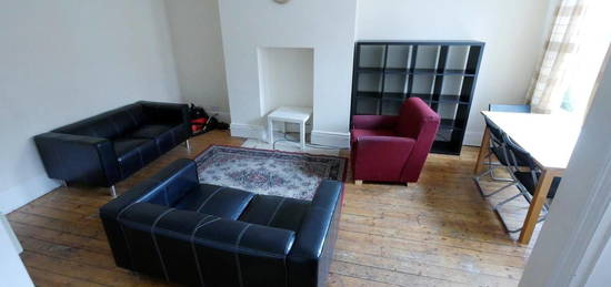 Property to rent in Mayville Place, Hyde Park, Leeds LS6