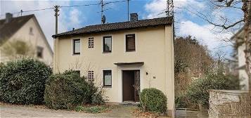 Einfamilienhaus in beliebter und ruhiger Wohnlage am Ortsrand von Altenkirchen!