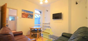 4 bed shared accommodation to rent