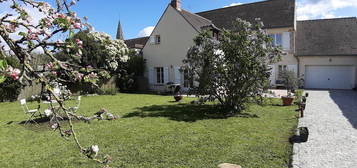 Grande maison familiale 5 / 6 chambres, à 2 minutes de Senlis, beaux volumes