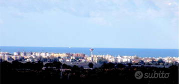 Villa plurifamiliare, ampio giardino, vista mare