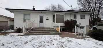 32 WARNSWORTH STREET, Toronto (West Hill), Ontario 