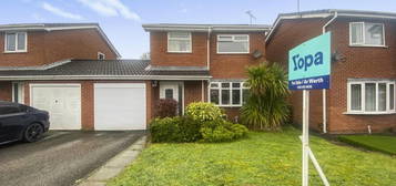 3 bedroom link detached house for sale