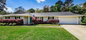 909 Boxwood Dr, Savannah, GA 31410