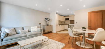 Flat to rent in St. George Wharf, London SW8