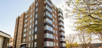 Flat for sale in Belle Vue Gardens, Brighton BN2