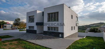 Casa / Villa T4 em Vila Franca de Xira de 498,00 m²