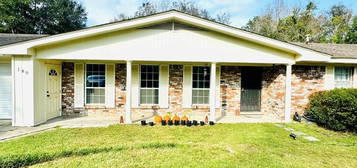 180 Browning Cir, Picayune, MS 39466