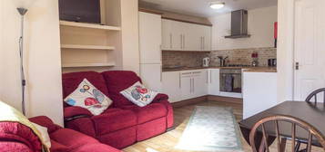 3 bedroom flat to rent