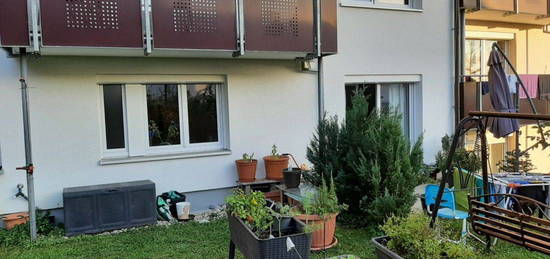 Schöne 2 Zi. Erdgeschosswohnung mit Garten und Stellplatz