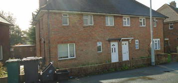 3 bedroom semi-detached house to rent