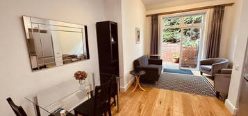 3 bedroom flat to rent