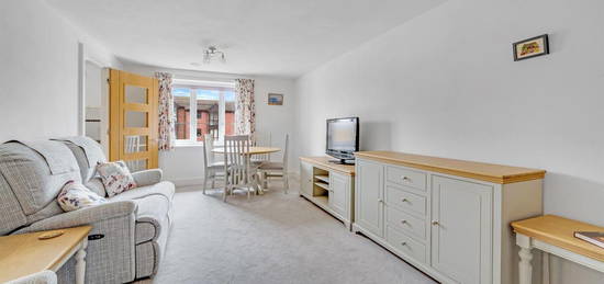 Flat for sale in Brighton Road, Horsham RH13