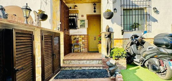 Chalet pareado en venta en calle Carreras