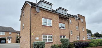 Flat for sale in Orme Court, Russel Place, Fareham PO16