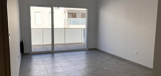 Appartement  à louer, 3 pièces, 2 chambres, 59 m²