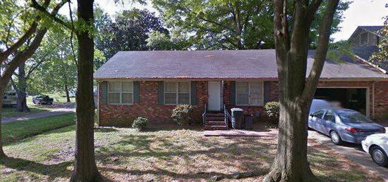 302 Fonville St, Martin, TN 38237