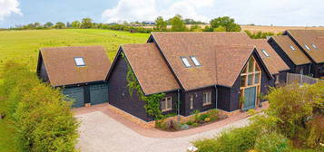 5 bed detached house for sale