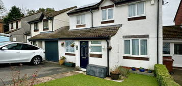 4 bed link detached house for sale