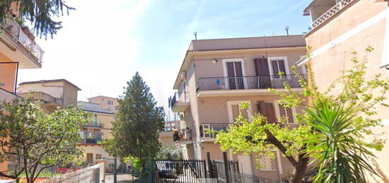 Villa all'asta in via delle Noci, 5