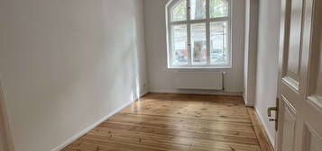 Exklusive, helle, große 2-Zimmer-Wohnung in Berlin Spandau