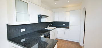 2 bed flat to rent