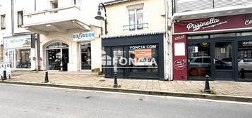 LOCAL COMMERCIAL de 27 M2 AU COEUR DU POULIGUEN