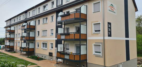 Neu Sanierte 2- Raumwohnung mit Balkon und Aufzug in Neindorf !