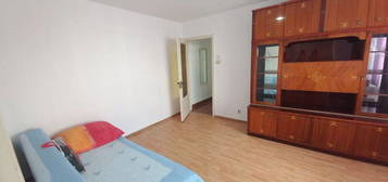 Inchiriere- Apartament cu 2 camere, nedecomandat, situat la etajul 2,