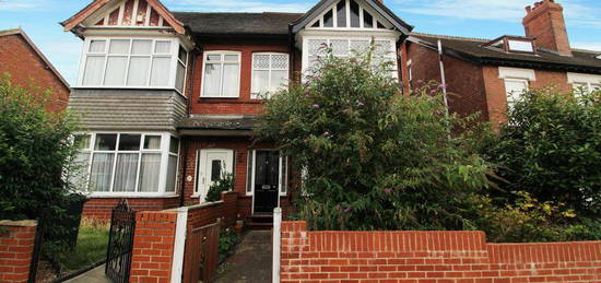 2 bedroom semi-detached house to rent