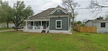 415 N Second St, Normangee, TX 77871