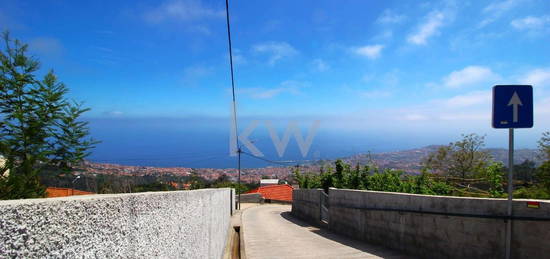 Venda Moradia T3 inserida em propriedade com 1.300m2 no Monte, Funchal