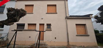 Saint -jean villa T6  de 100 m² a rafraichir sur une parcelle de 264m² dans un lotissement calme .