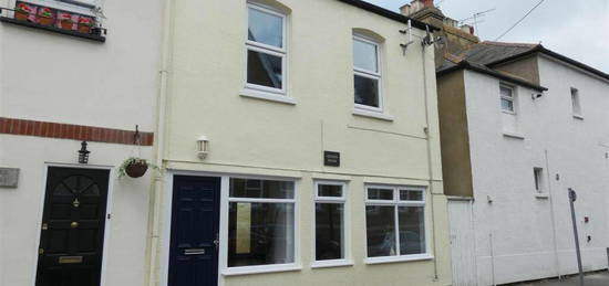 4 bedroom terraced house